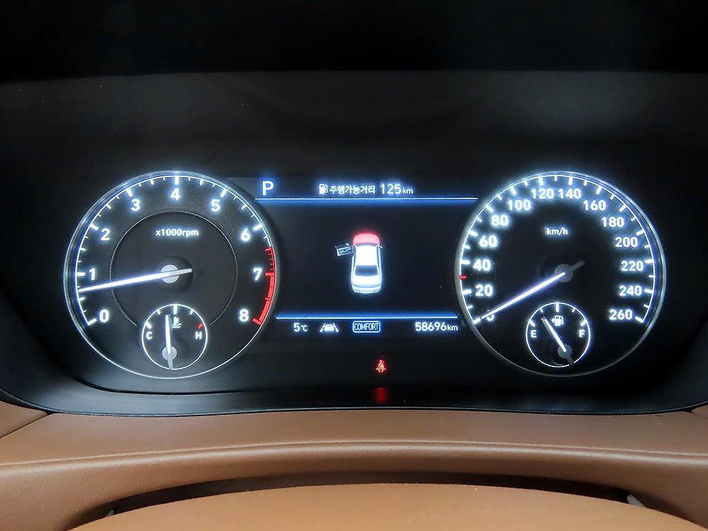 Genesis G90 - Vista 9