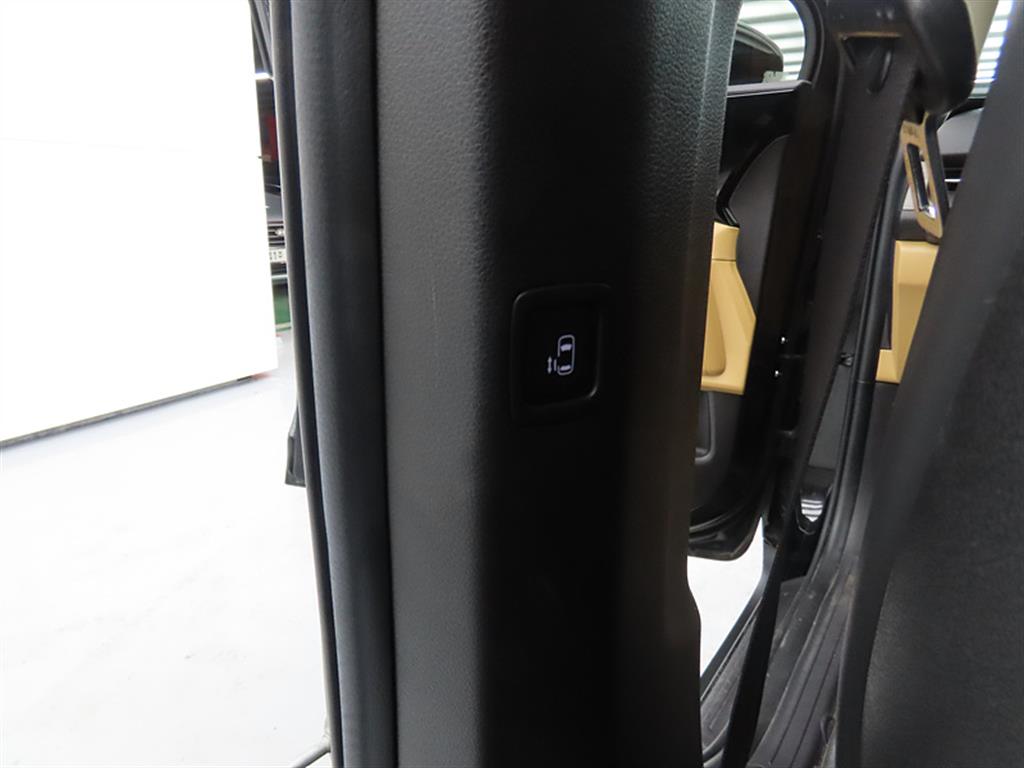 KIA Carnival - Vista 11