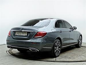 Mercedes Benz E class - Vista 8