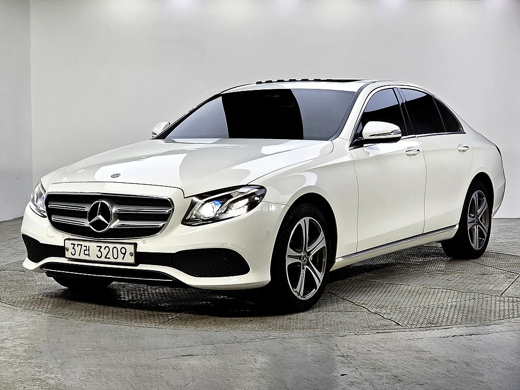 Mercedes Benz E class 2019 Blanco - Importación desde Corea - HF Imports Iquique - Foto 1