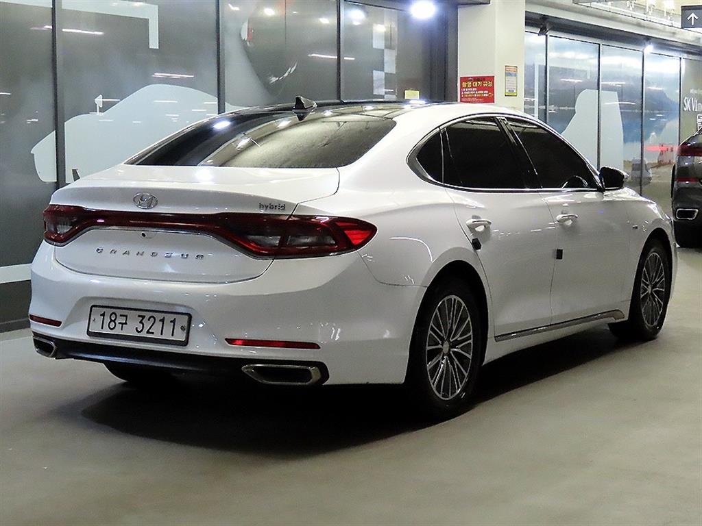 HYUNDAI Grandeur - Vista 4