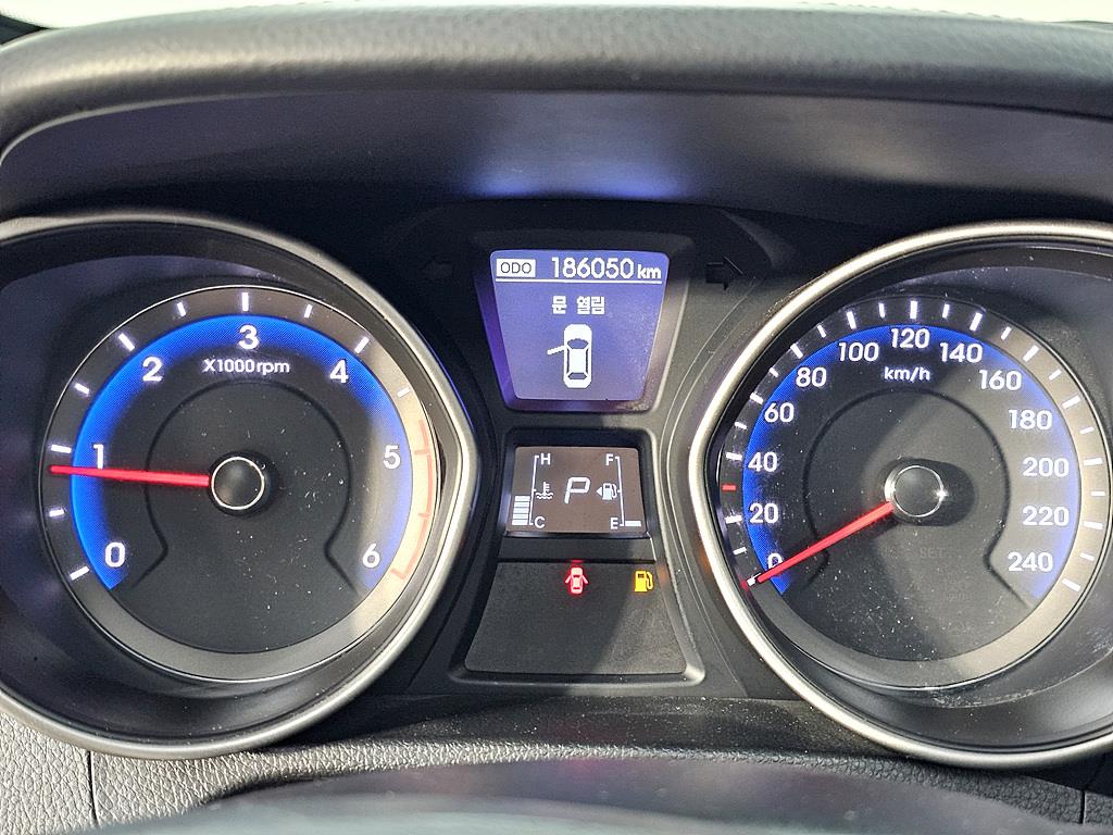 HYUNDAI i30 - Vista 7