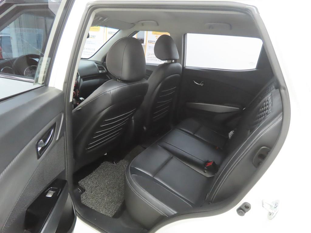 Ssangyong Tivoli - Vista 6