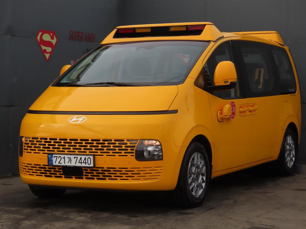 HYUNDAI Staria 2025 Amarillo - Importación desde Corea - HF Imports Iquique - Foto 1