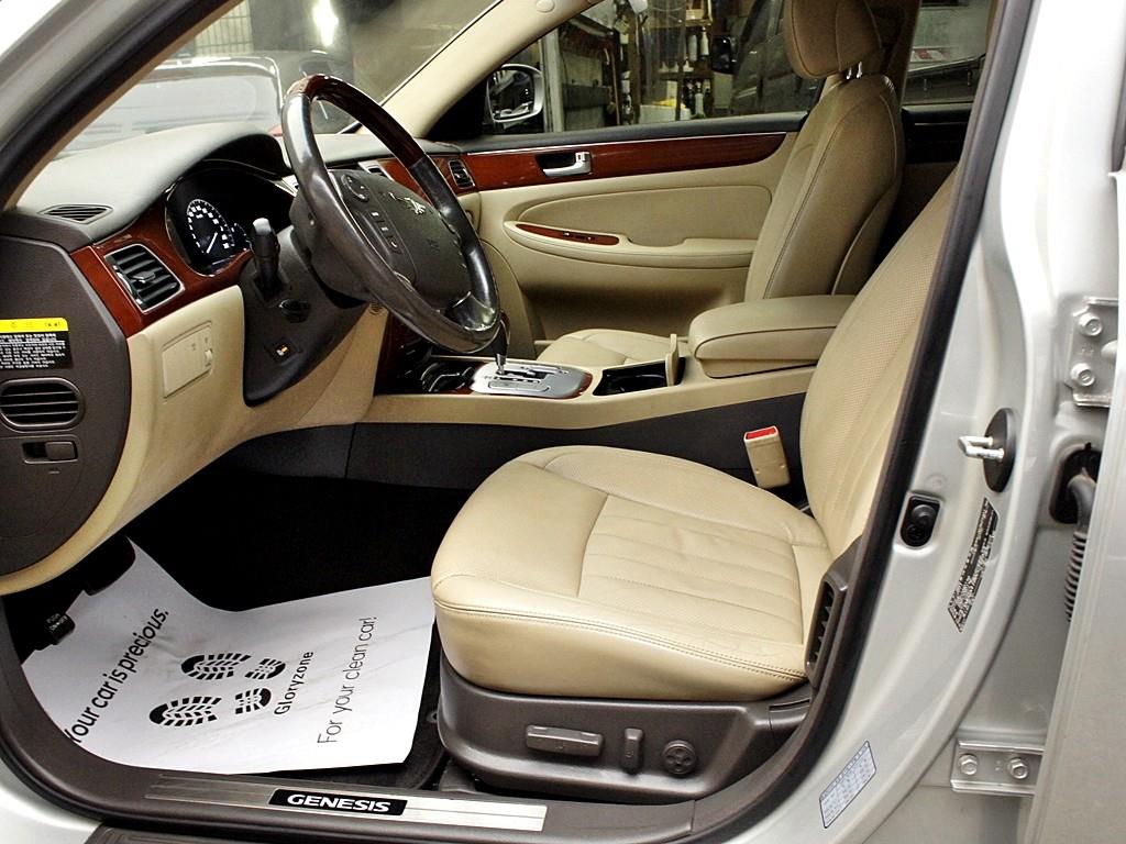 HYUNDAI Genesis - Vista 9