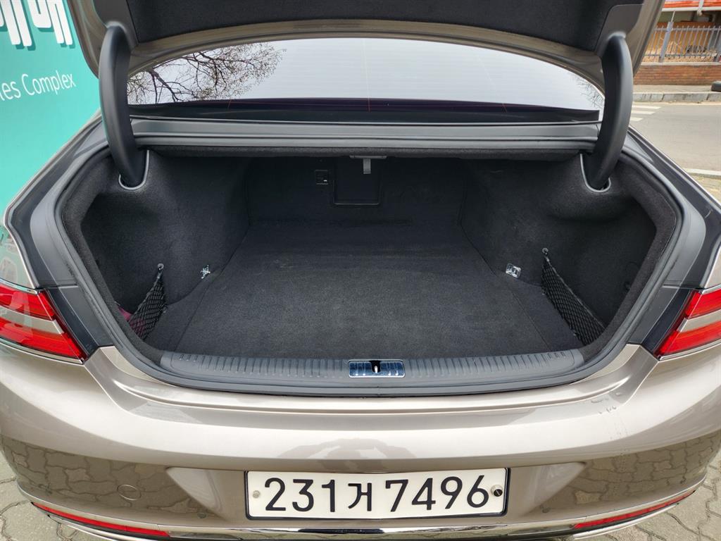 Genesis G90 - Vista 5