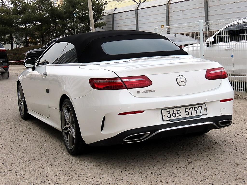 Mercedes Benz E class - Vista 3