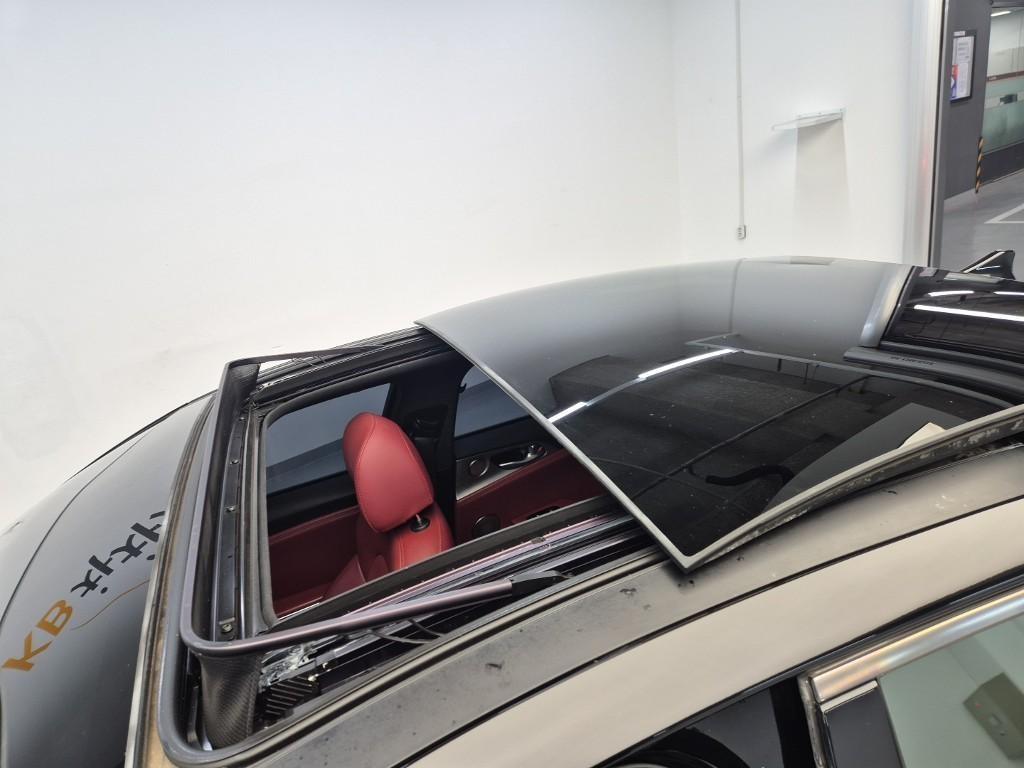 KIA Stinger - Vista 11