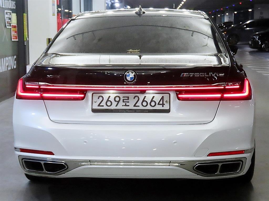 BMW 7 Series - Vista 5