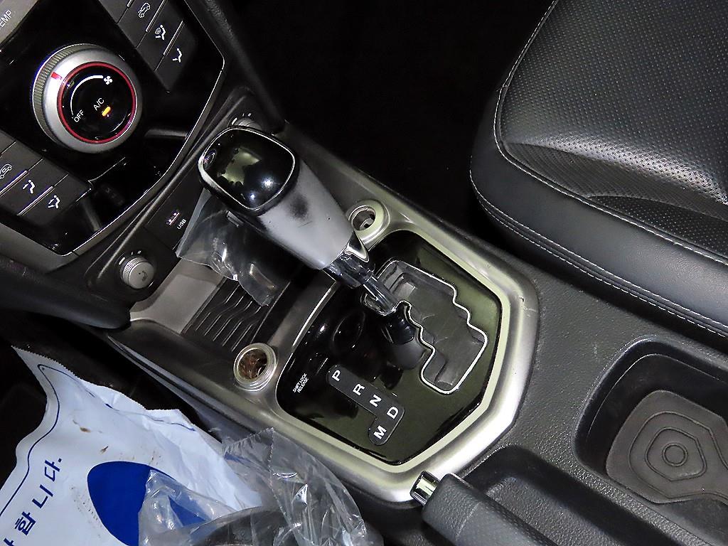 Ssangyong Tivoli - Vista 12