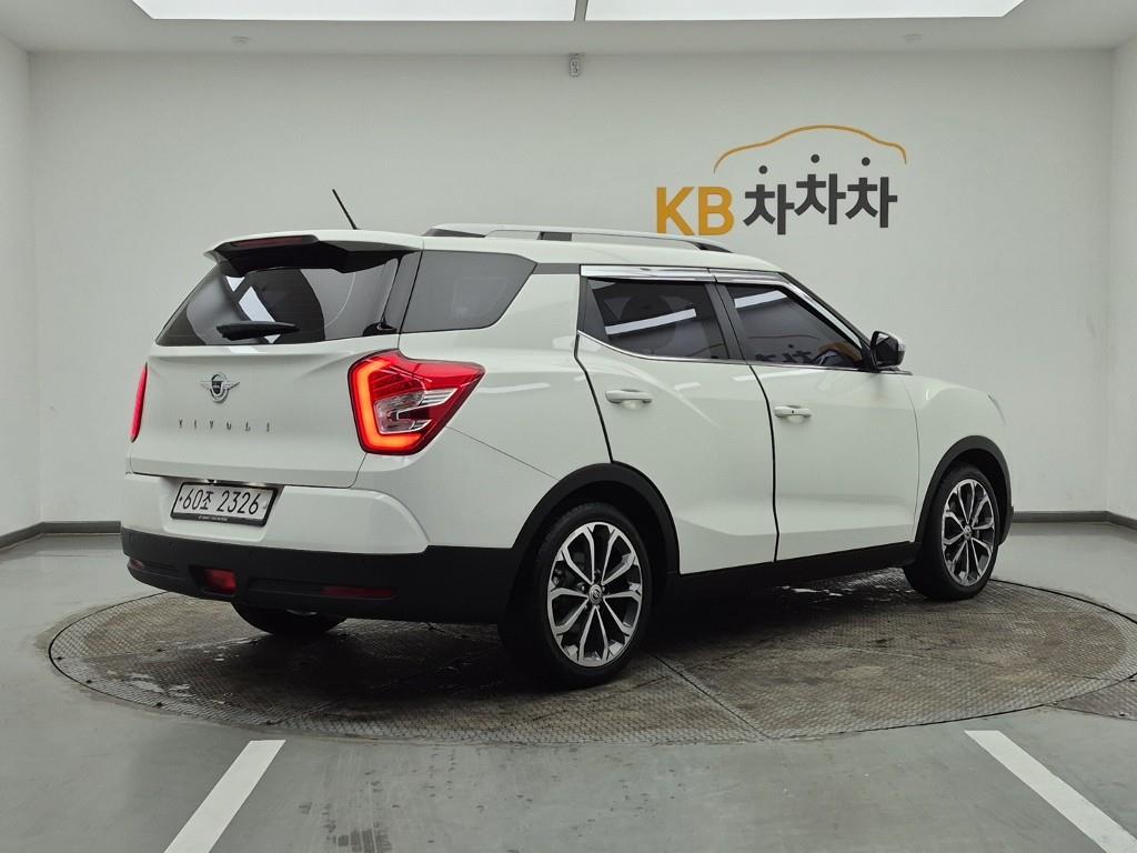 Ssangyong Tivoli - Vista 4