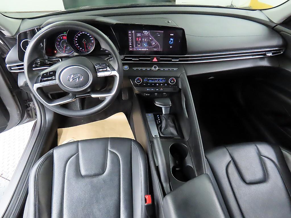 HYUNDAI Avante - Vista 7