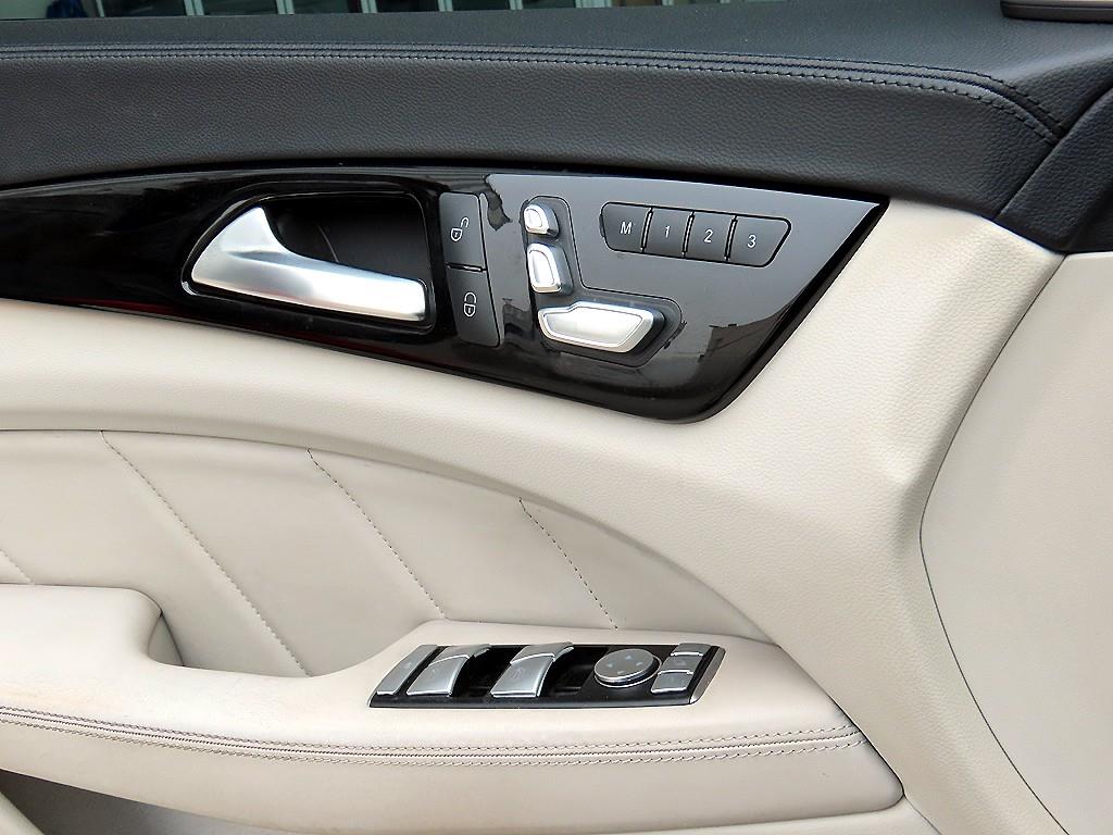 Mercedes Benz CLS Class - Vista 11