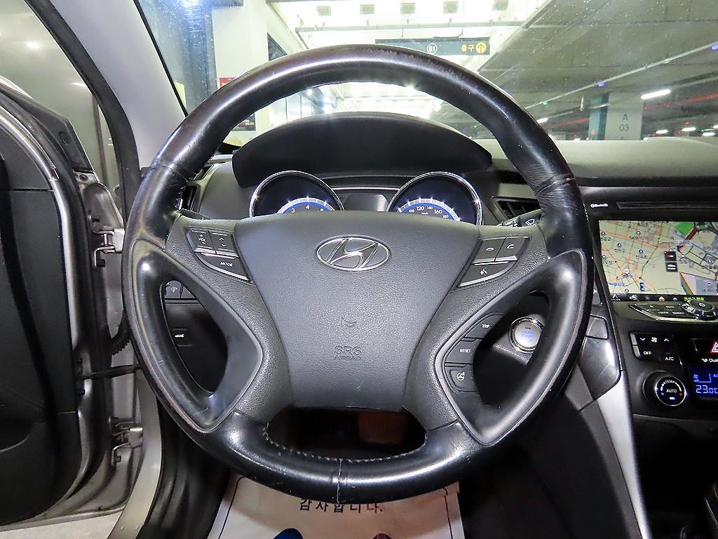 HYUNDAI Sonata - Vista 8