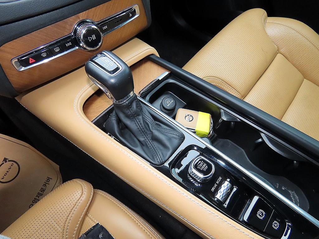 Volvo XC90 - Vista 11