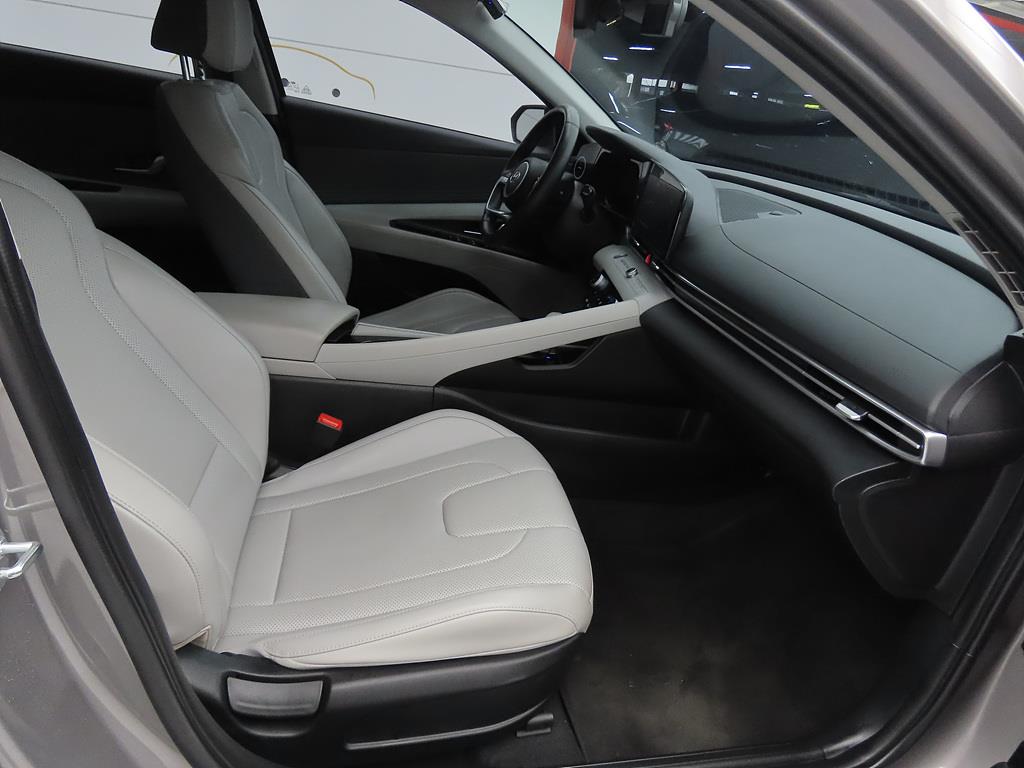 HYUNDAI Avante - Vista 7