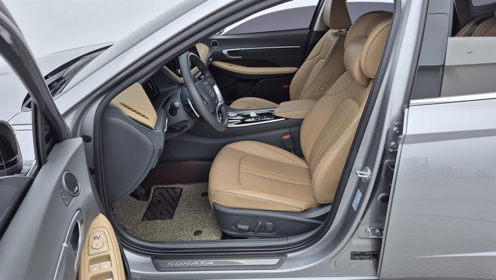 HYUNDAI Sonata - Vista 5