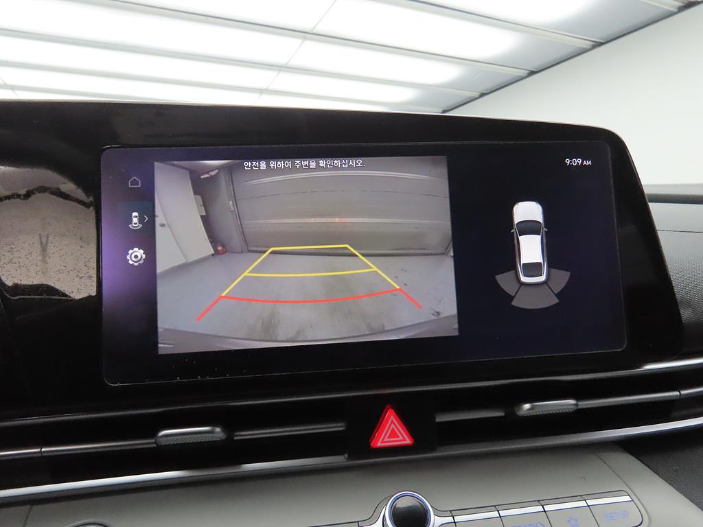 HYUNDAI Avante - Vista 10