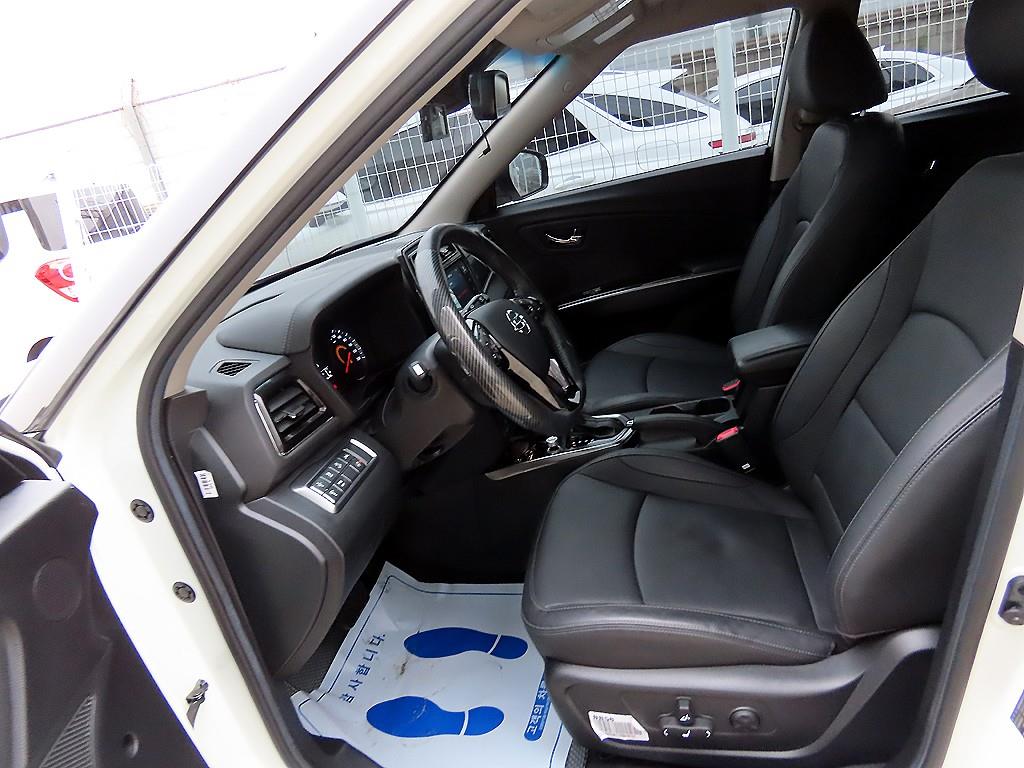 Ssangyong Tivoli - Vista 5