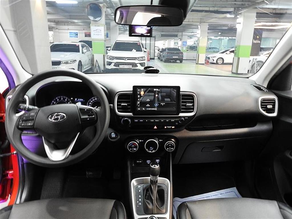 HYUNDAI Venue - Vista 12