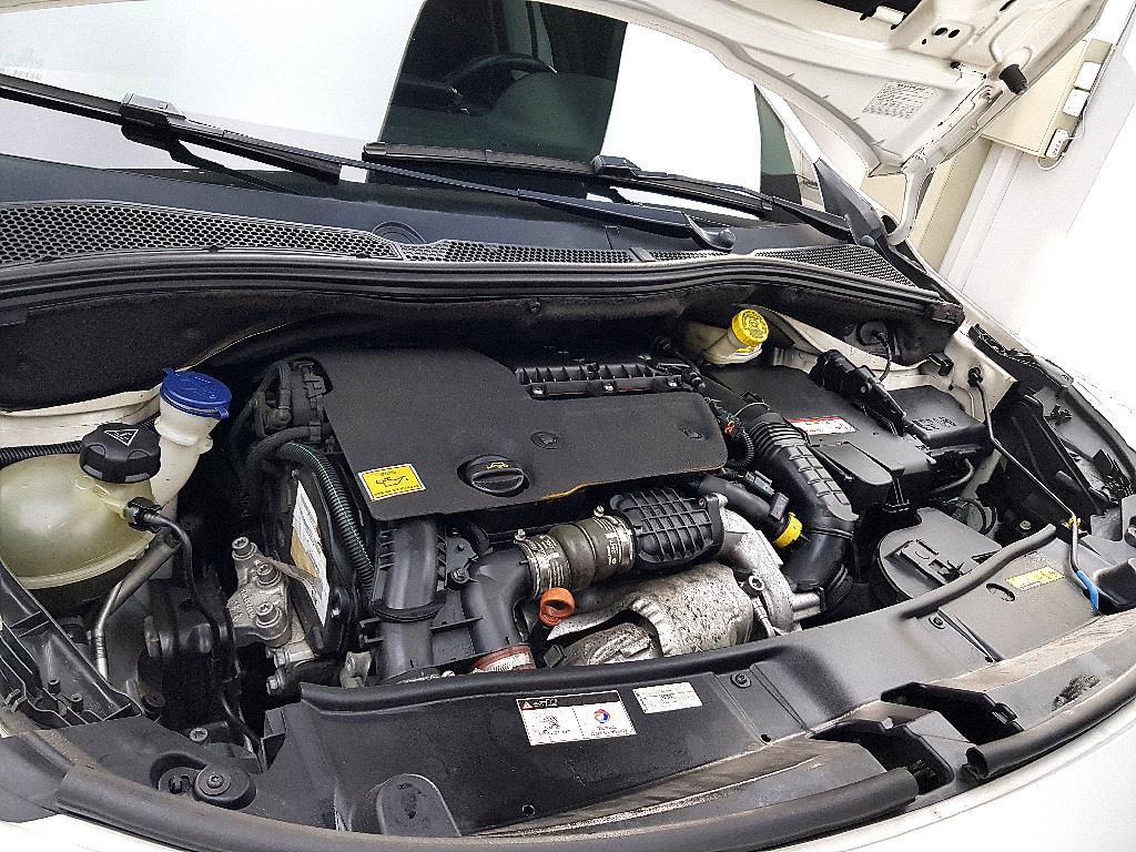 Peugeot 2008 - Vista 6