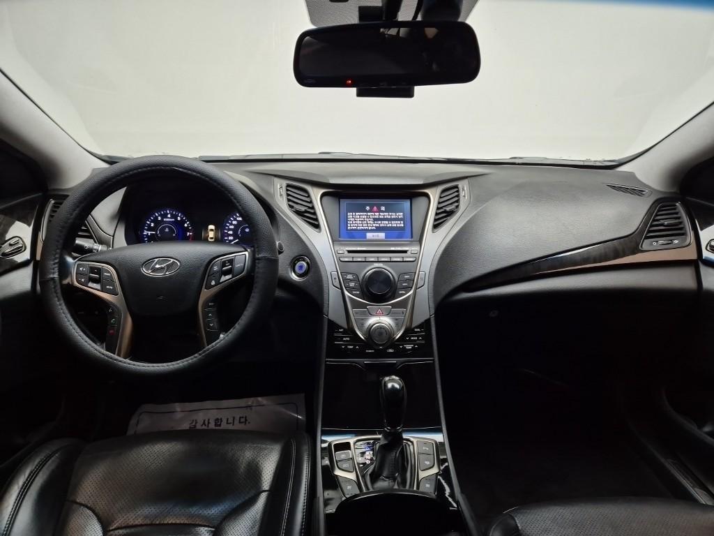 HYUNDAI Grandeur - Vista 8