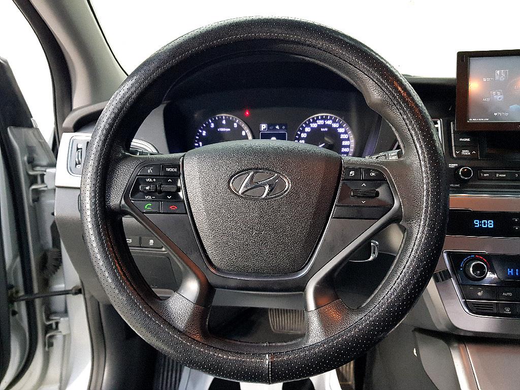 HYUNDAI Sonata - Vista 12