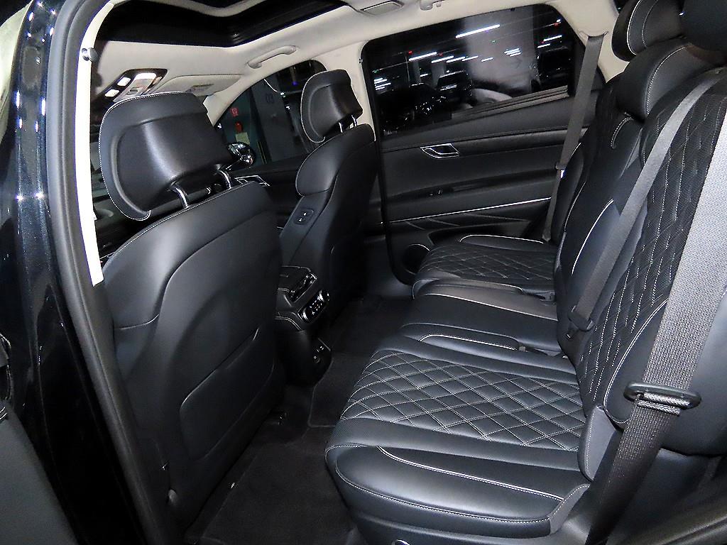 Genesis GV80 - Vista 7