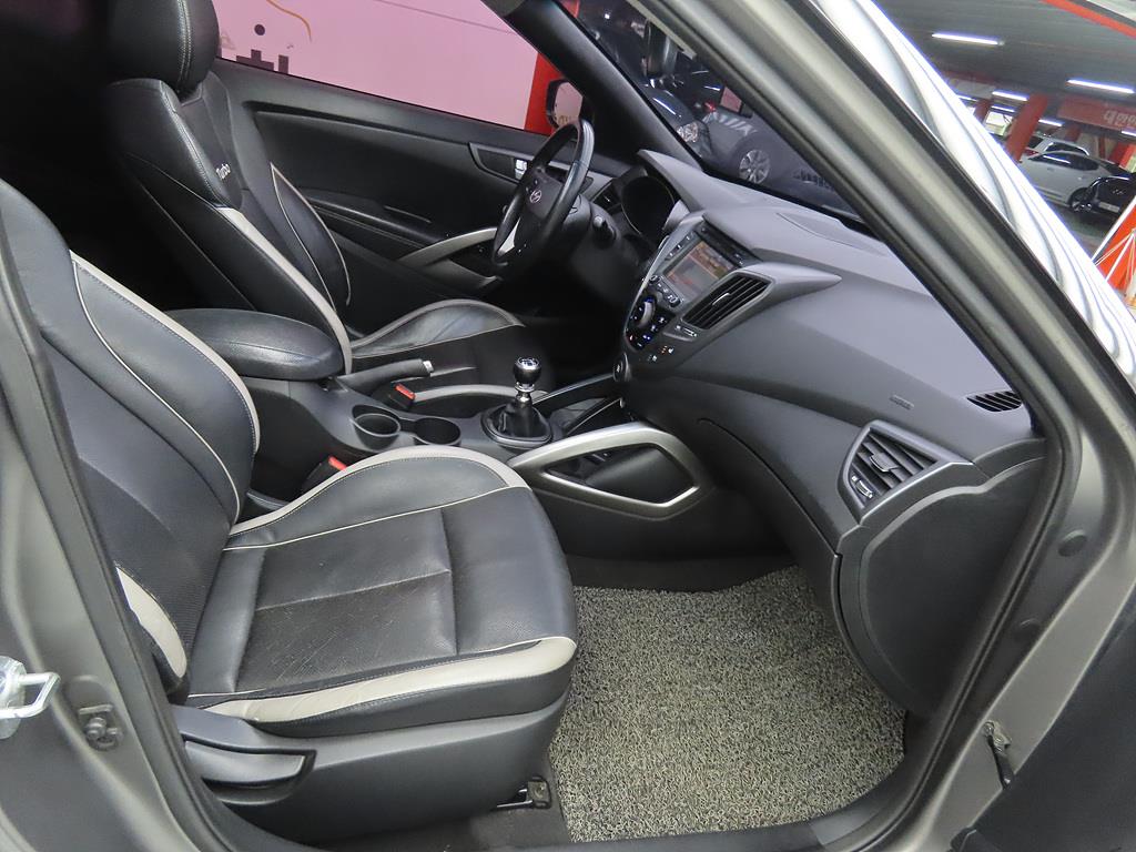 HYUNDAI Veloster - Vista 8