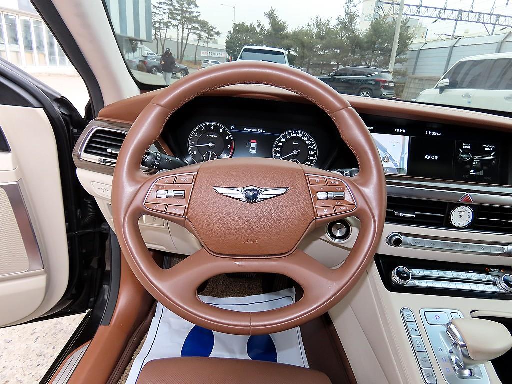 Genesis G90 - Vista 8