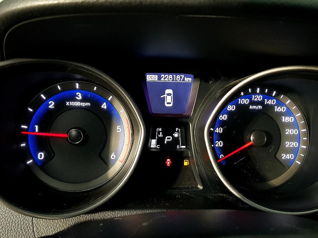 HYUNDAI i30 - Vista 7