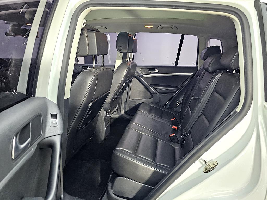 Volkswagen Tiguan - Vista 9