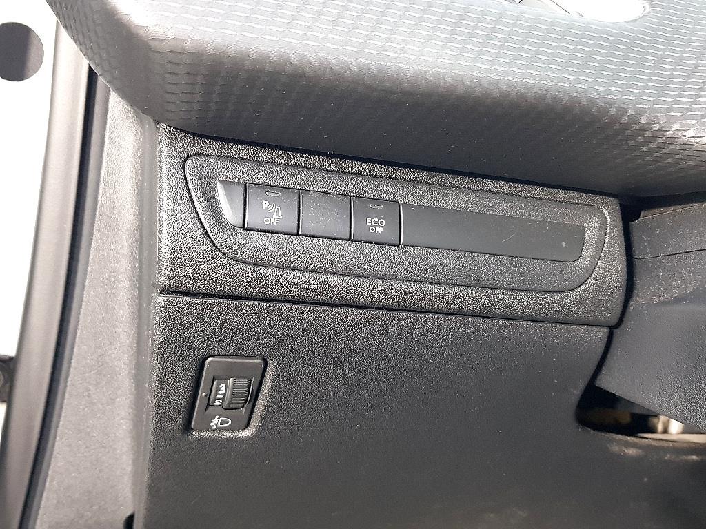 Peugeot 2008 - Vista 11