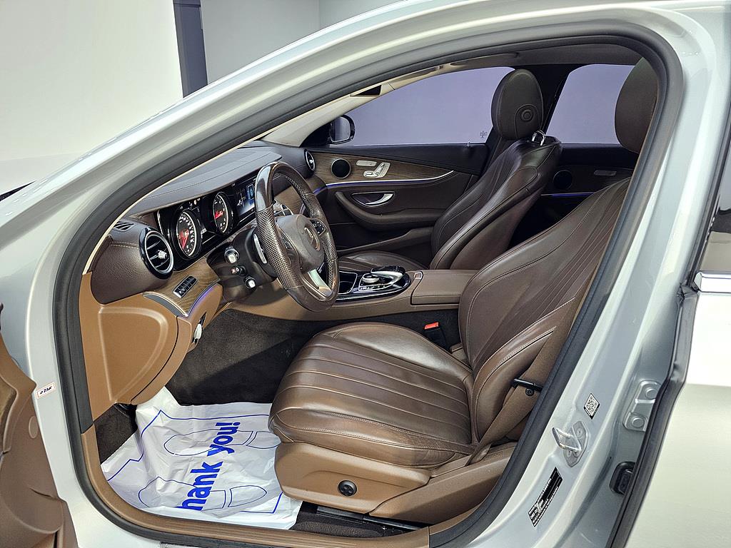 Mercedes Benz E class - Vista 8