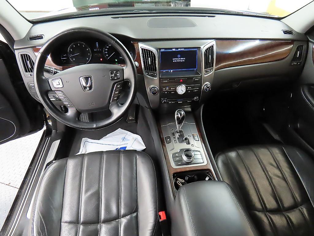 HYUNDAI Equus - Vista 7