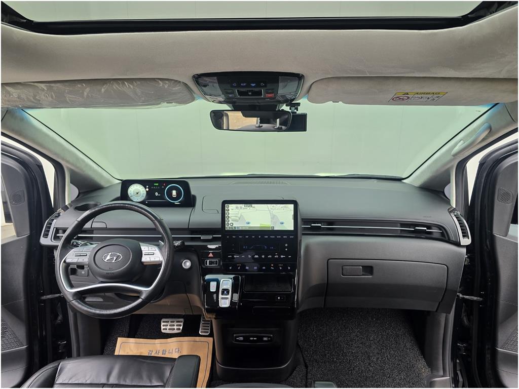 HYUNDAI Staria - Vista 8