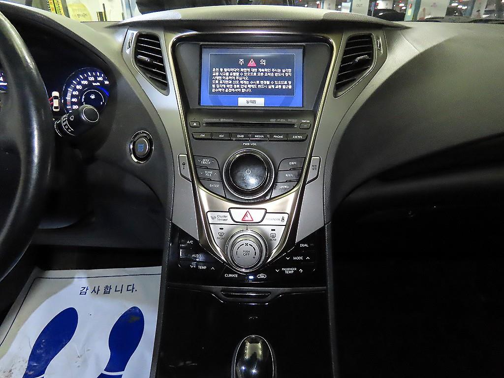 HYUNDAI Grandeur - Vista 11