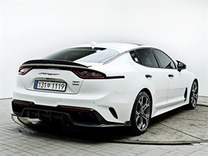KIA Stinger - Vista 8
