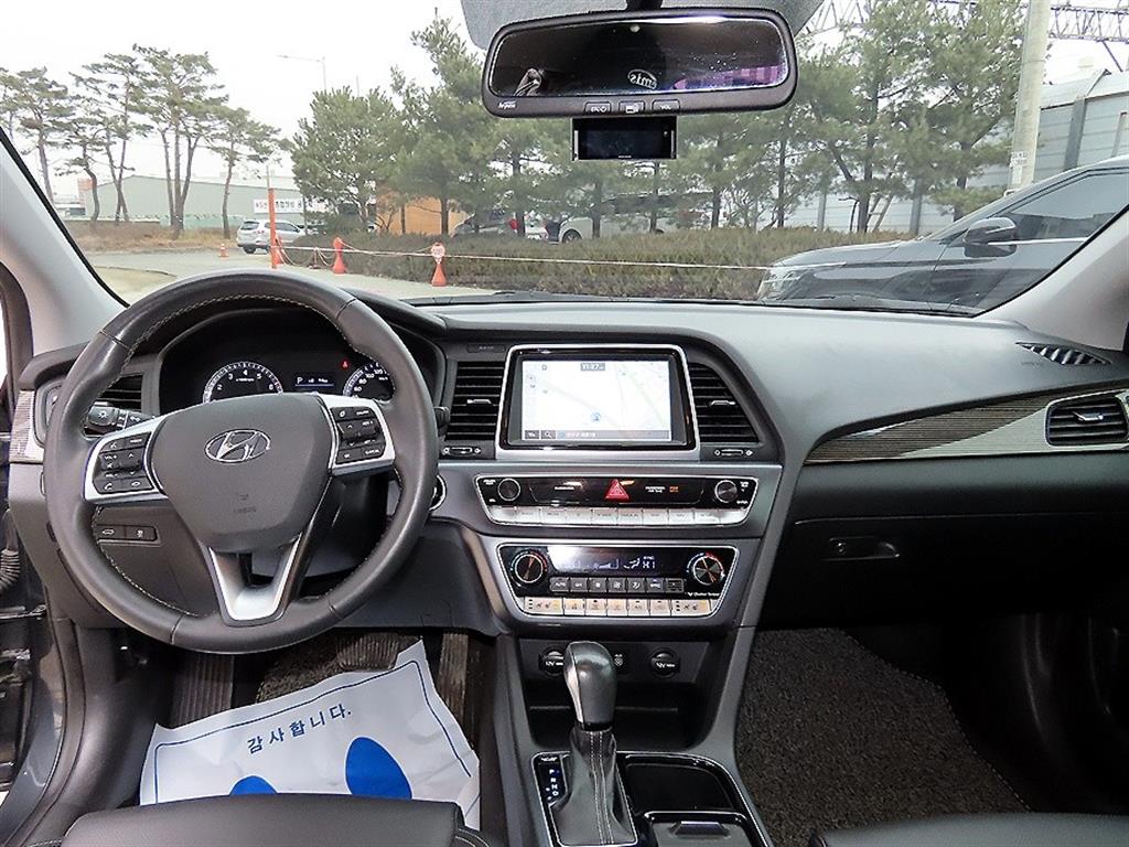 HYUNDAI Sonata - Vista 7