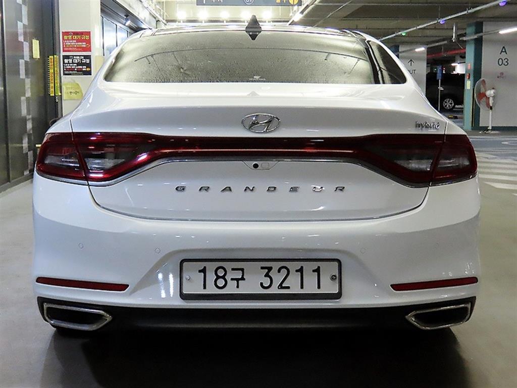 HYUNDAI Grandeur - Vista 5