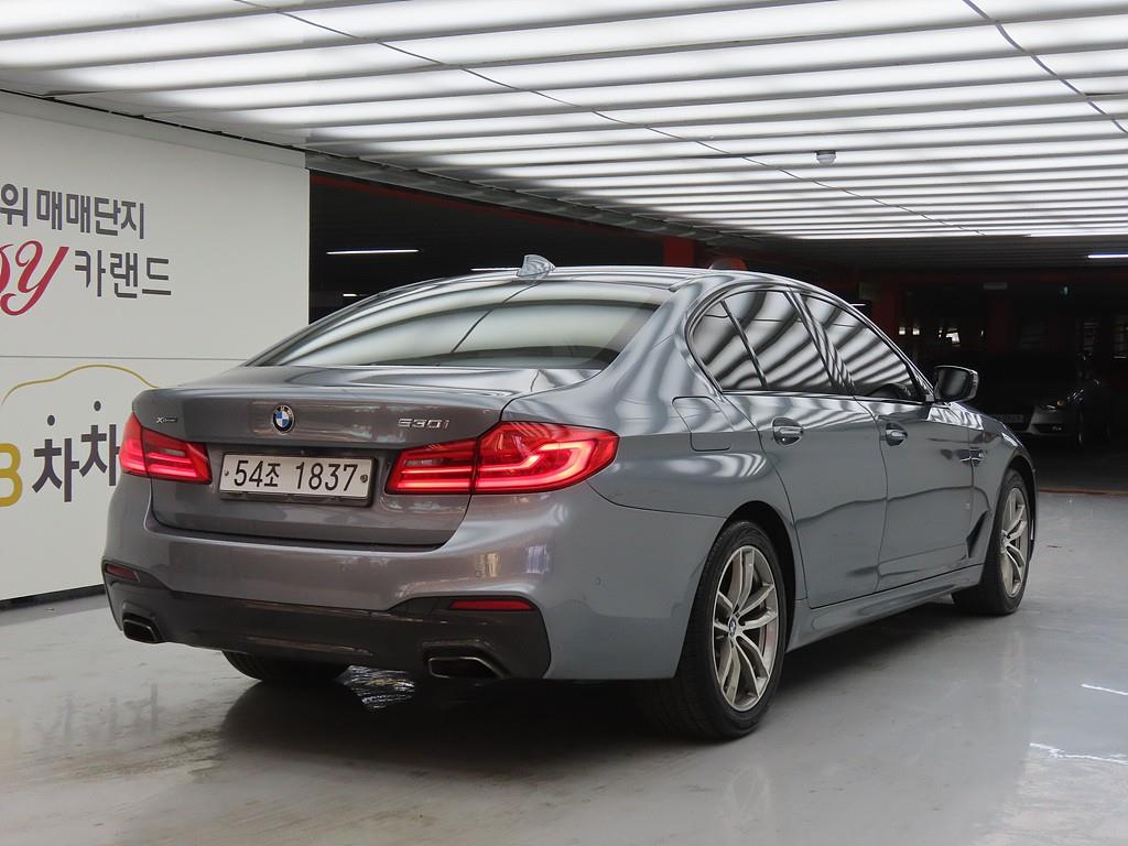 BMW 5 Series - Vista 4