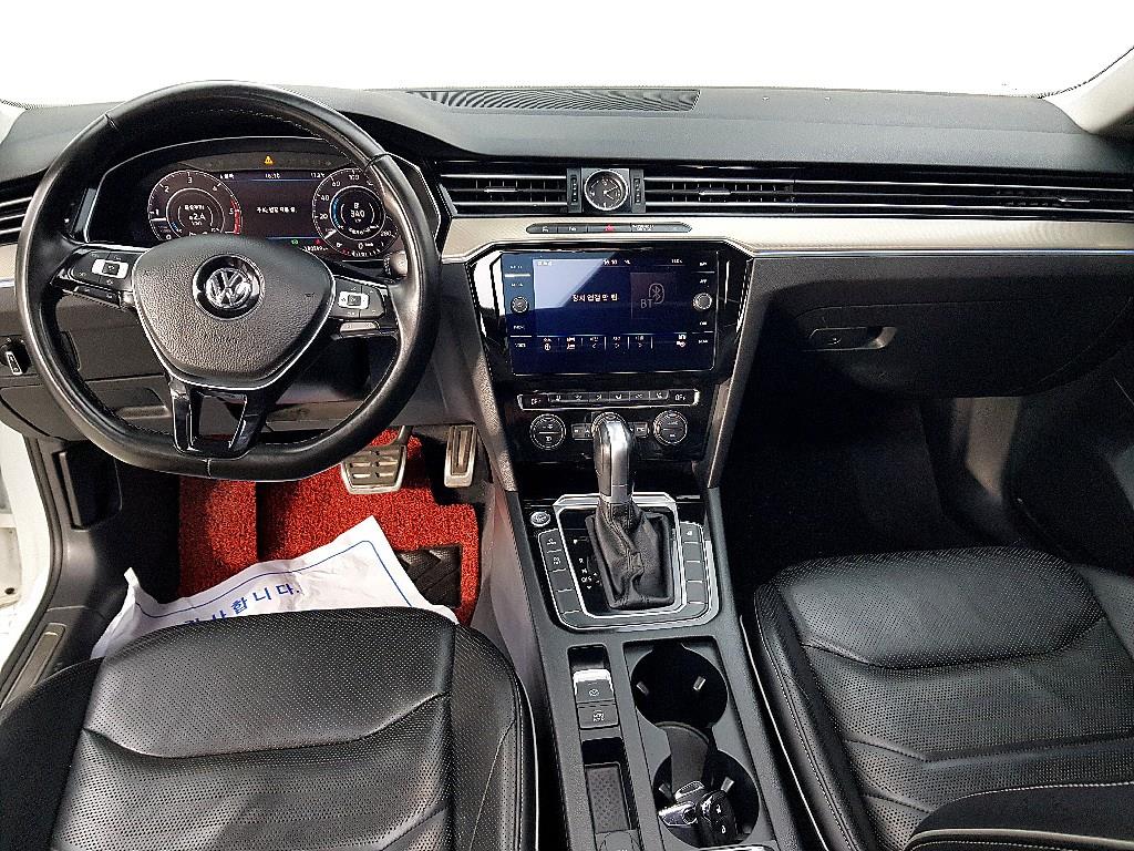 Volkswagen Arteon - Vista 5