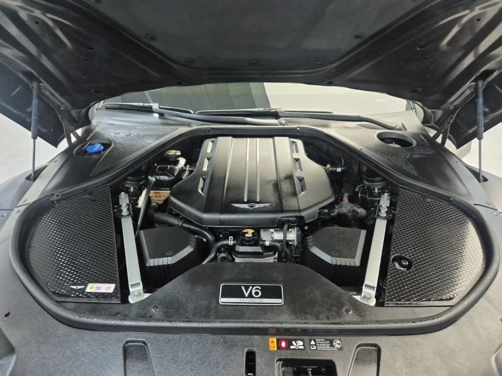 Genesis G90 - Vista 5