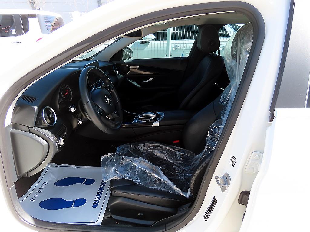 Mercedes Benz C Class - Vista 5