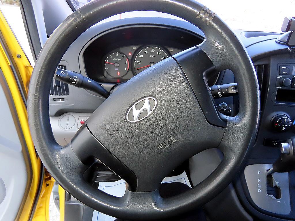 HYUNDAI Starex - Vista 9