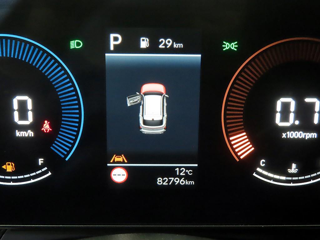 HYUNDAI Kona - Vista 8