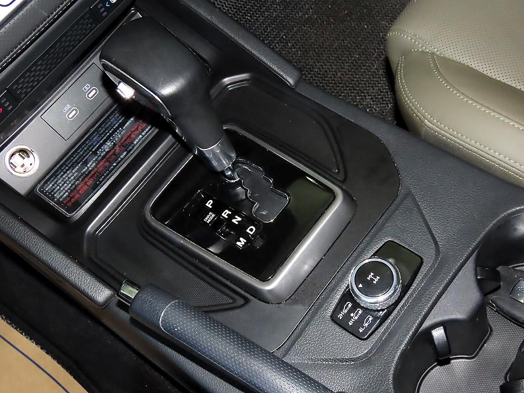 Ssangyong Rexton - Vista 12