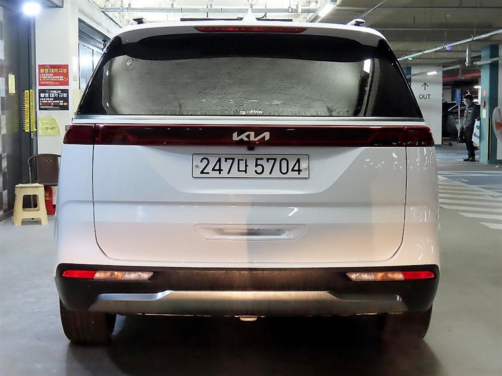 KIA Carnival - Vista 5