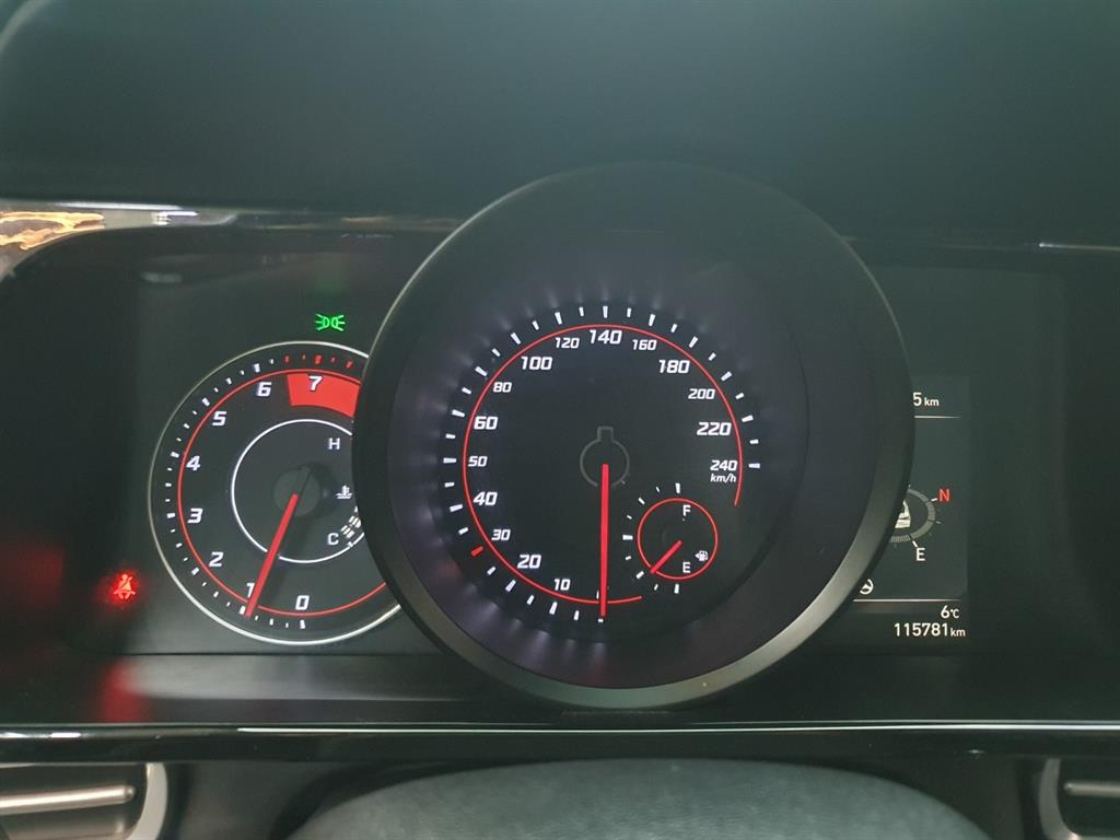 HYUNDAI Avante - Vista 7