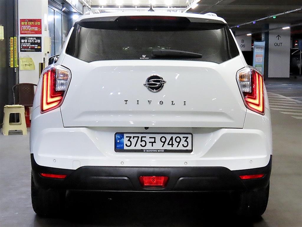 Ssangyong Tivoli - Vista 5